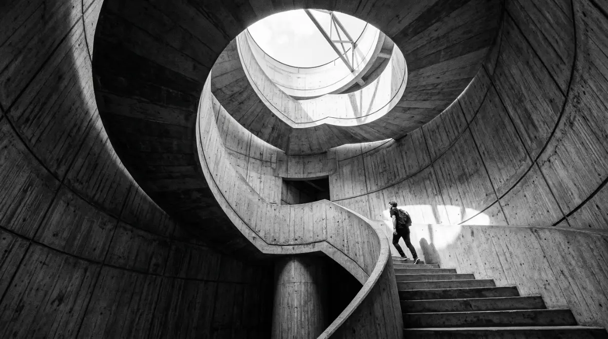 Interior_architectural_photography_of_dramatic_bru_delpmaspu