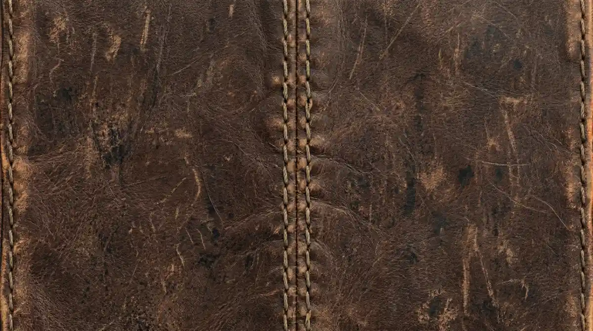 Seamless_tileable_worn_brown_leather_texture_visib_delpmaspu